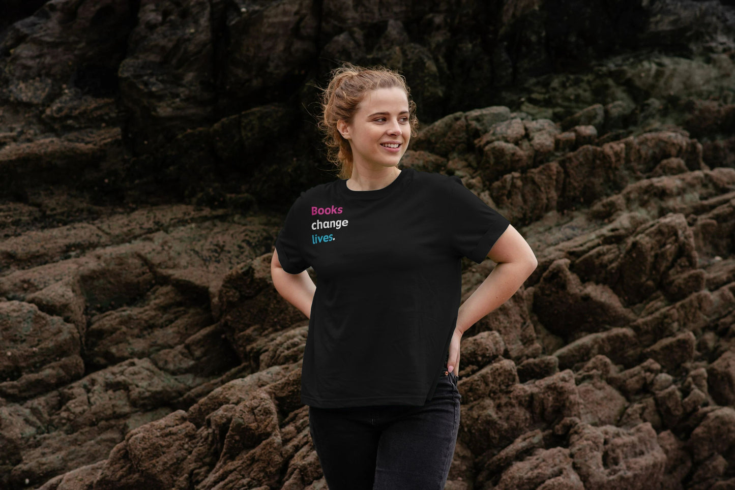 Women's T-shirt – Books change lives (black)