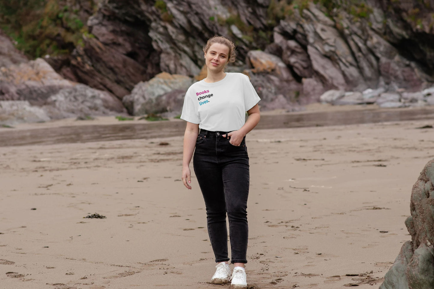 Women's T-shirt – Books change lives (white)