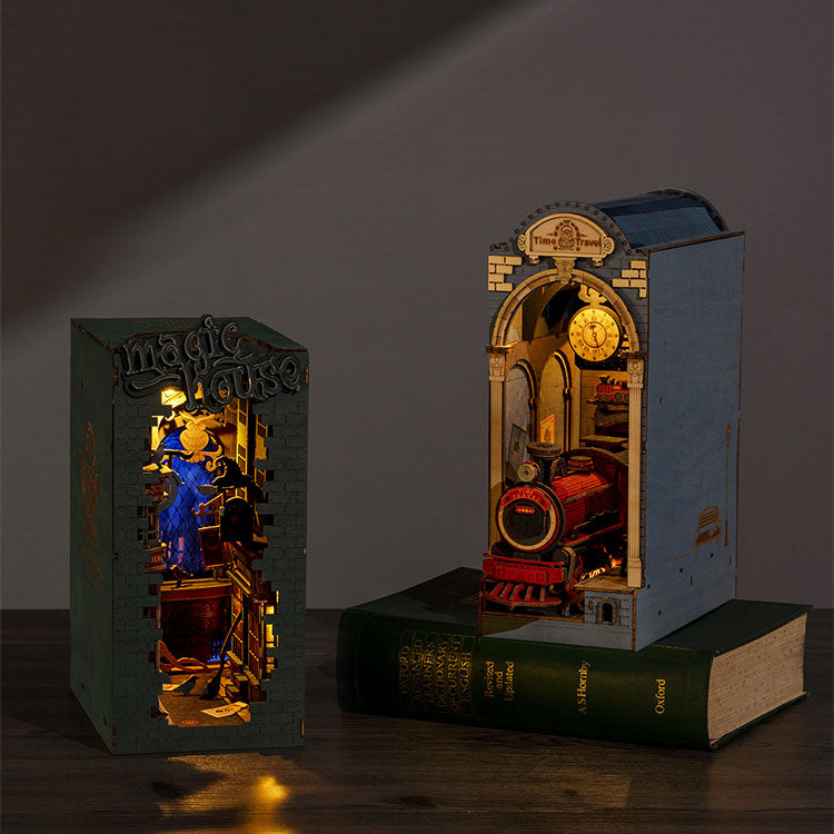 Magic House Book Nook Kit